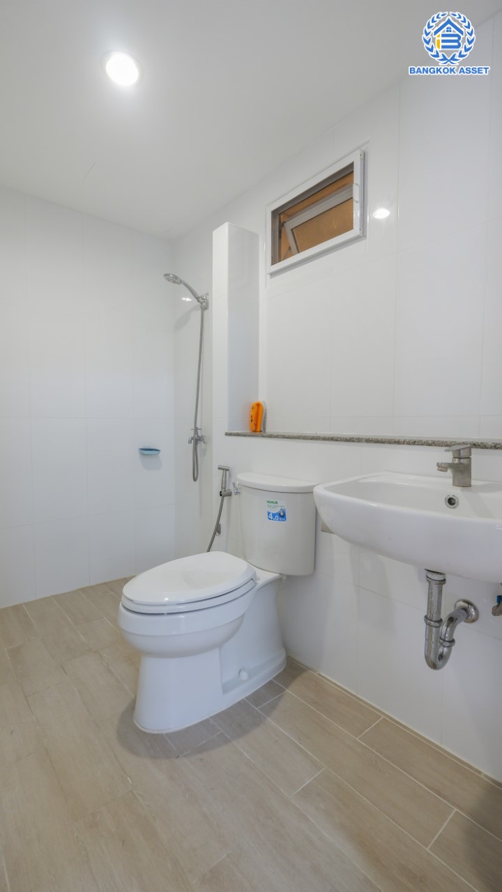 ทาวน์เฮ้าส์มือสองนนทบุรี 3 ชั้นทำเลโซนเมือง! ม.ศุภาลัยวิลล์ รัตนาธิเบศร์18 หลังมุม เนื้อที่ 25.8 ตร.ว. ฟังก์ชันครบ 3 ห้องนอน 3 ห้องน้ำ 1 ที่จอดรถ บนสุดยอดทำเล! เข้า-ออกได้ทั้ง ถ.รัตนาธิเบศร์ ถ.ติวานนท์ และสนามบินน้ำ ใกล้ทางด่วน "งามวงศ์วาน" และติดรถไฟฟ้า "สถานีศูนย์ราชการนนทบุรี"